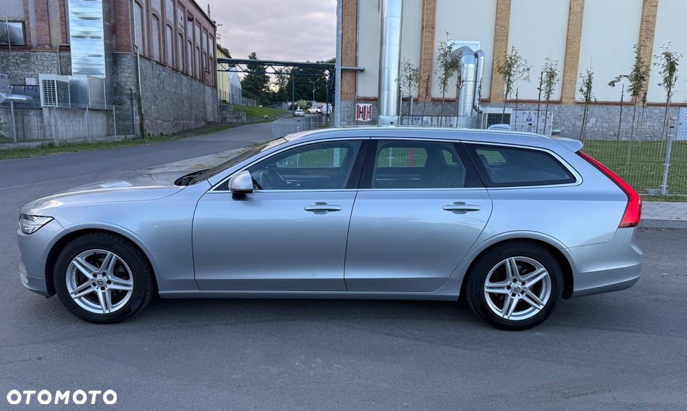 Volvo V90 D3 Momentum Pro - 4