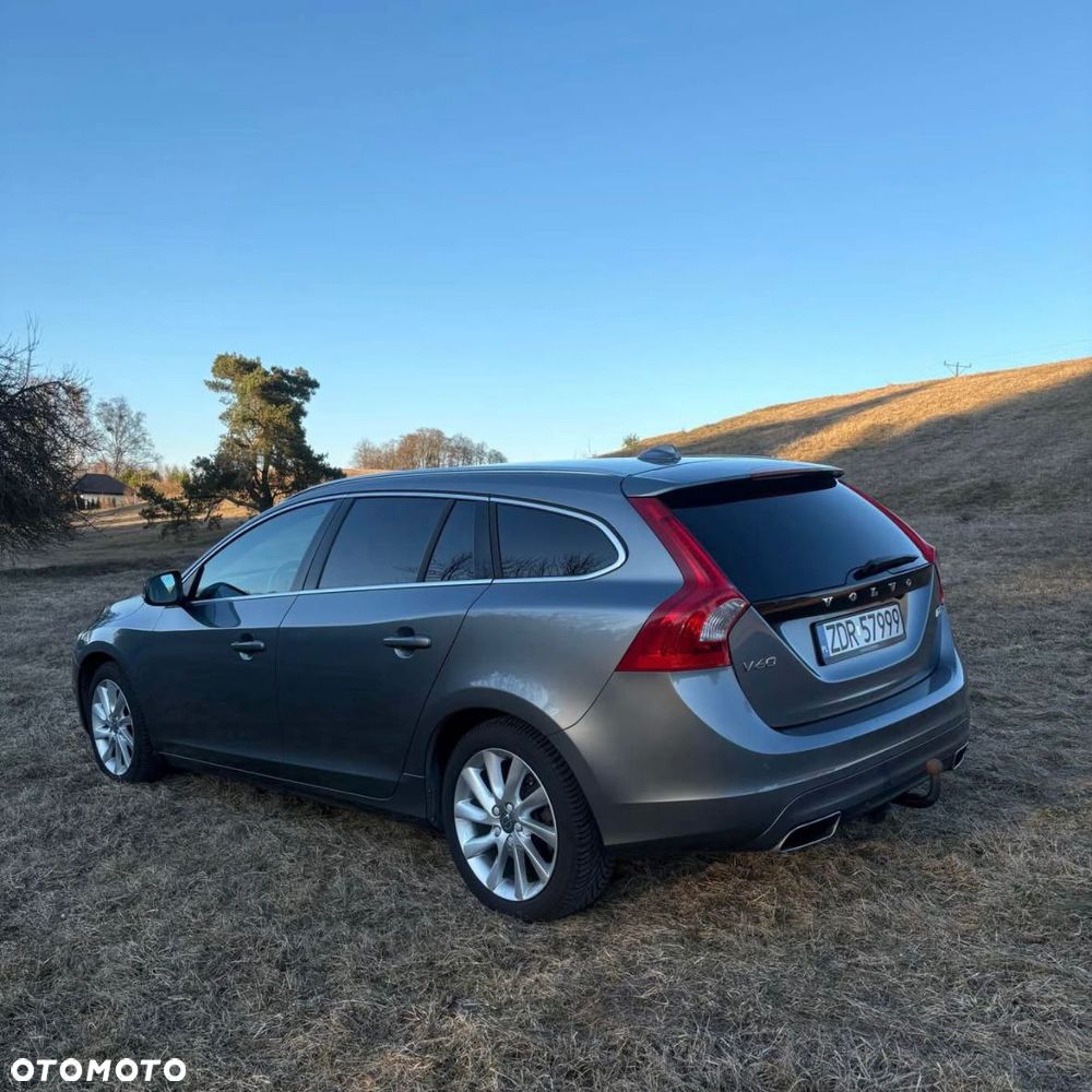 Volvo V60 D3 Summum - 4