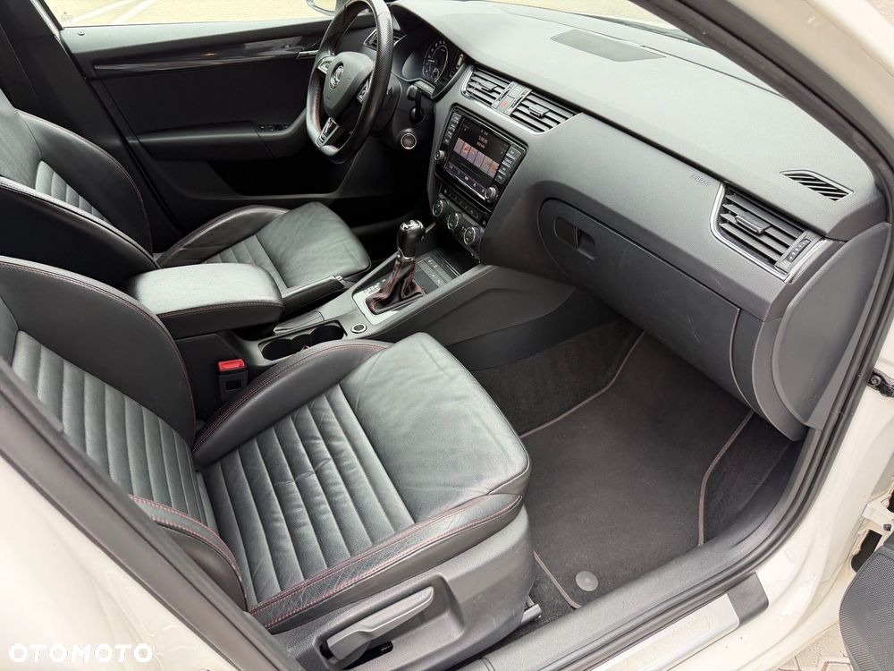 Skoda Octavia 2.0 TDI DSG RS - 18
