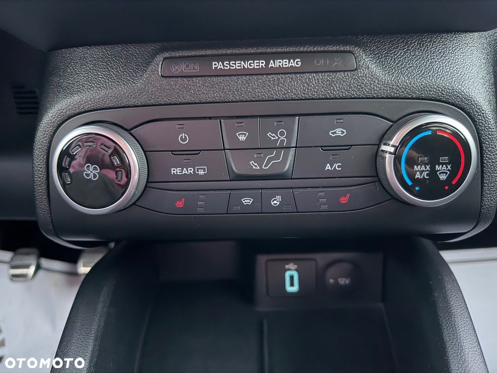 Ford Focus 1.5 EcoBlue Start-Stopp-System ST-LINE - 28