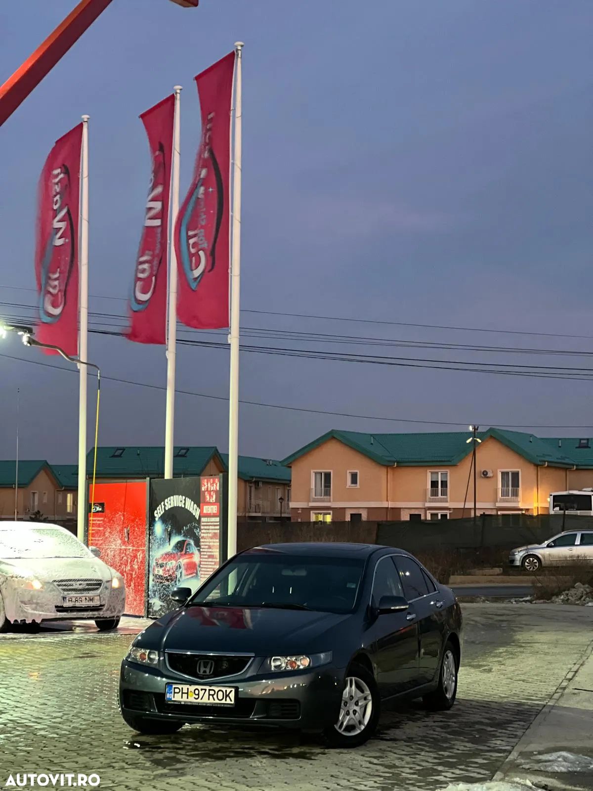 Honda Accord 2.0 i 4 Door - 1