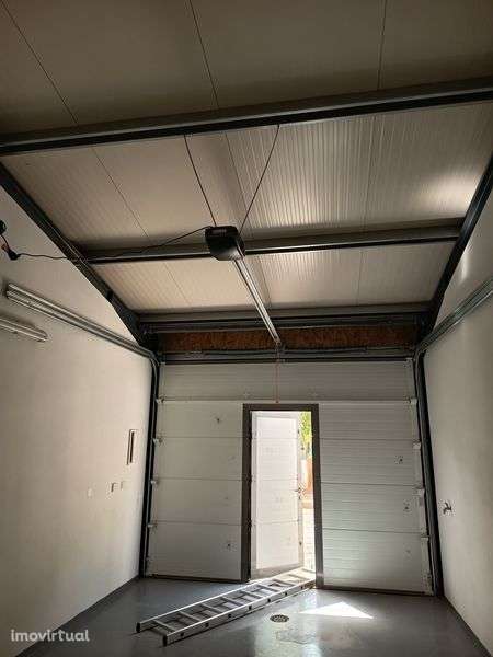 Garagem Box com arrecadação - Grande imagem: 2/9