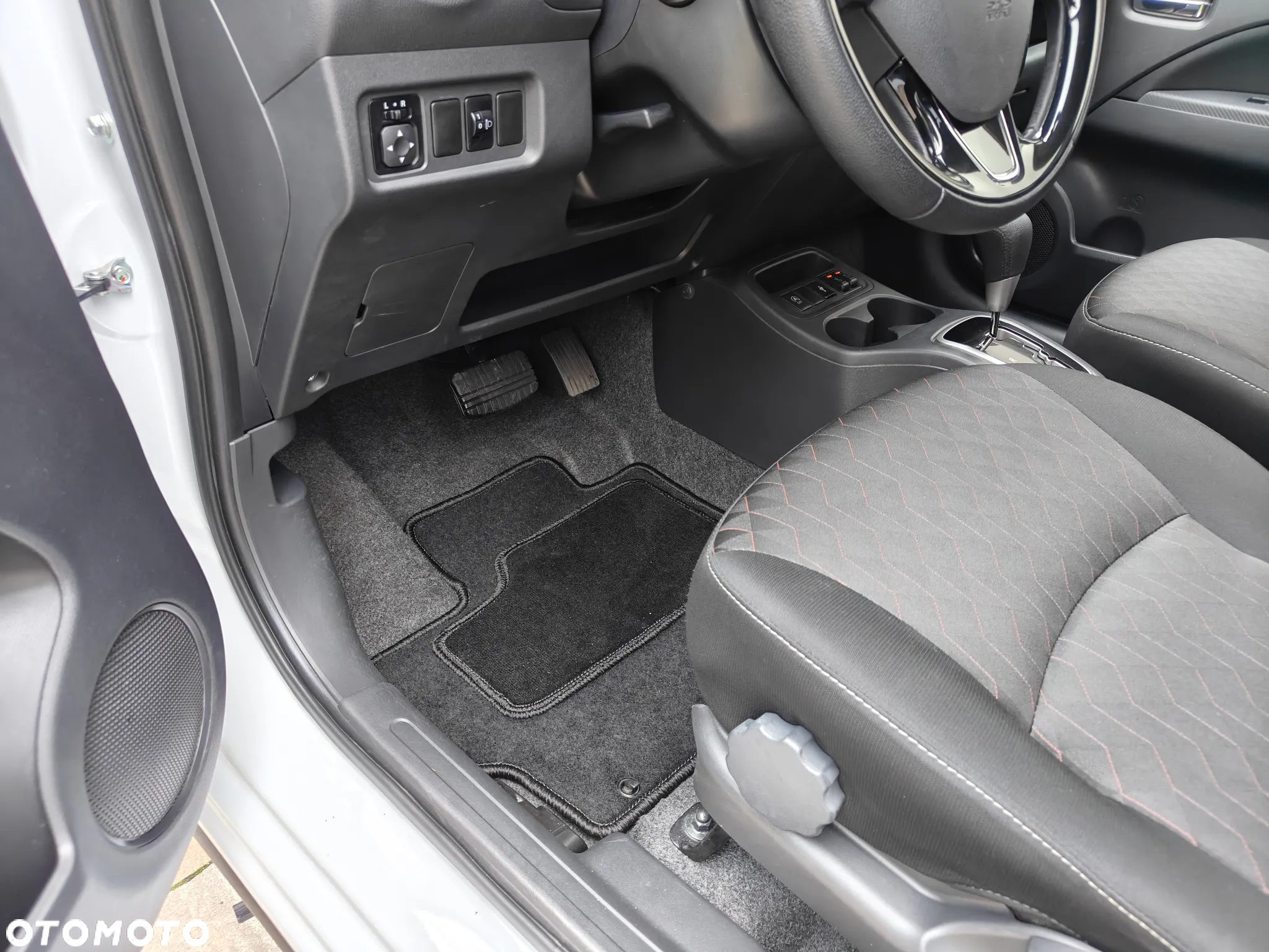 Mitsubishi Space Star AS&G 1.2 CVT Top - 21