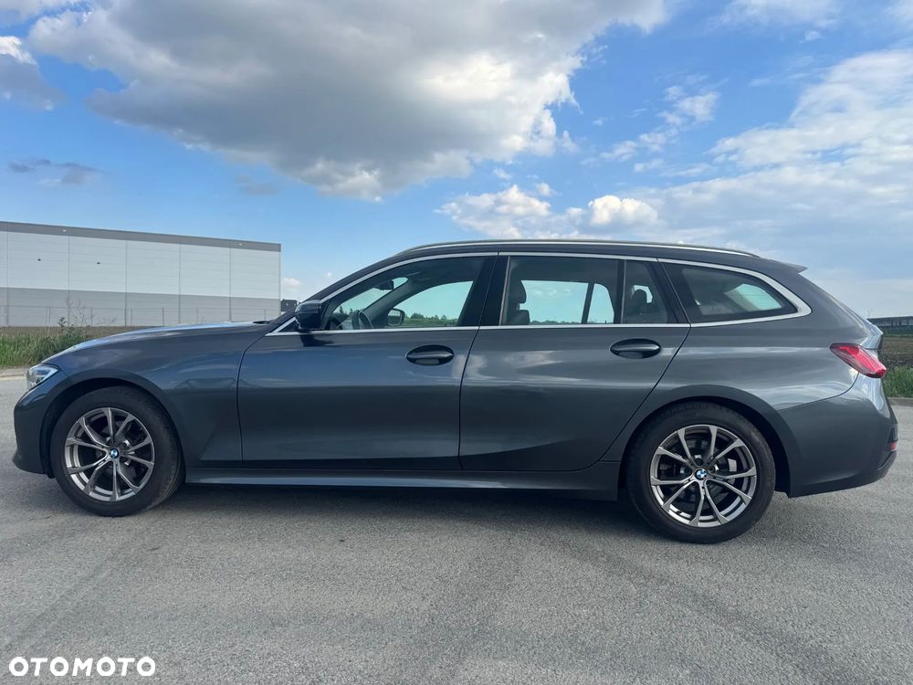 BMW Seria 3 320d Sport Line - 4