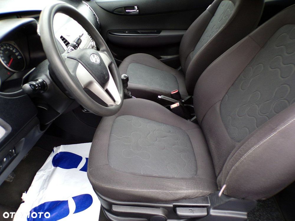 Hyundai i20 - 25