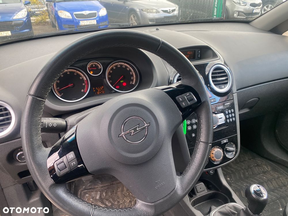 Opel Corsa 1.2 16V Energy - 9