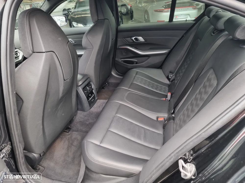 BMW M3 Competition - 25