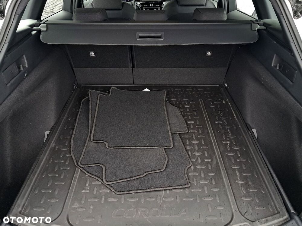 Toyota Corolla 1.8 Hybrid Comfort - 12