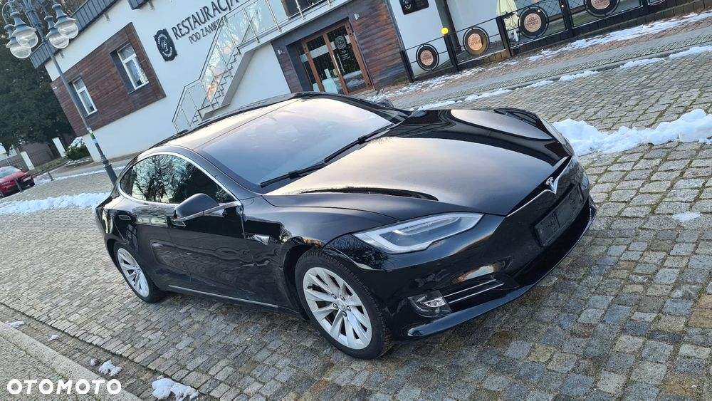 Tesla Model S - 15