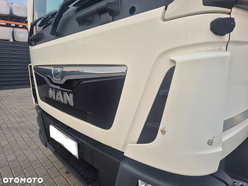 MASKA ATRAPA GRILL BIAŁA MAN TGL TGM EURO 6 - 4