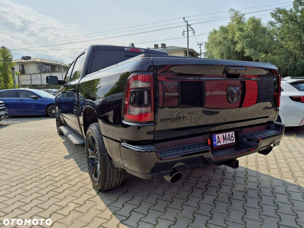 RAM 1500 Crew Cab Sport - 12