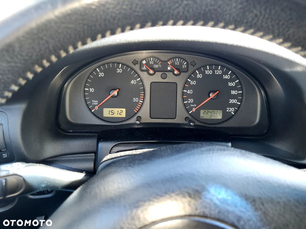 Volkswagen Passat - 14