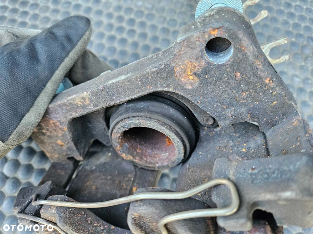 Zacisk Zaciski Jażmo Przód Przednie Hamulcowy Hamulcowe AUDI A4 B6 B7 VW 288mm - 17
