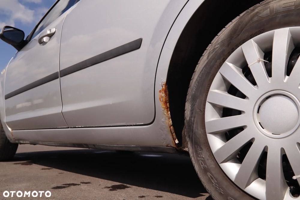 Ford Focus 1.6 Trend - 17