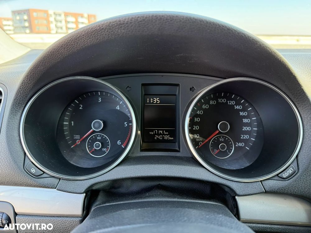 Volkswagen Golf 2.0 TDI DPF Trendline - 13