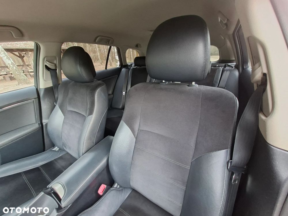 Toyota Avensis 2.0 D-4D Sol - 24