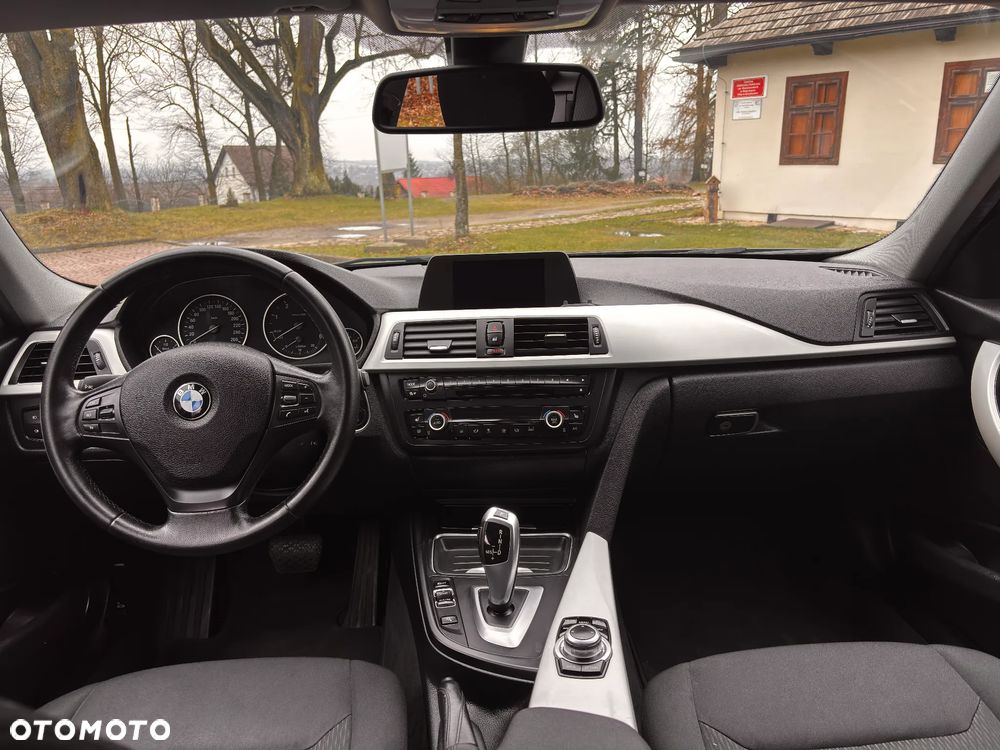 BMW Seria 3 320d Efficient Dynamics Edition - 15