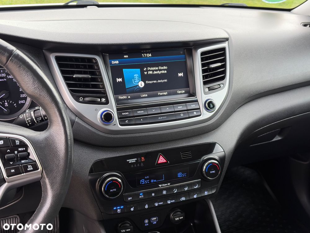 Hyundai Tucson 2.0 CRDI 4WD Automatik Premium - 25