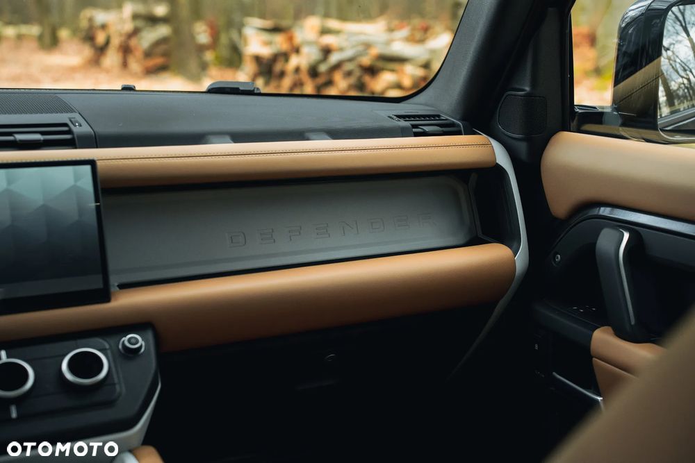 Land Rover Defender 3.0 D250 mHEV X-Dynamic HSE - 18