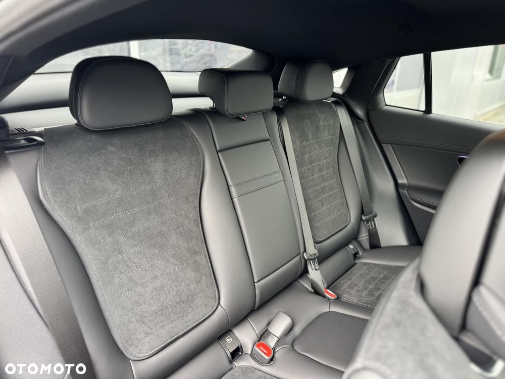 Mercedes-Benz GLC 300 e PHEV 4-Matic AMG Line - 18