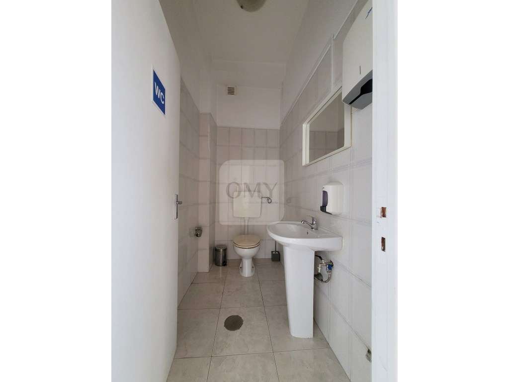 Escritório com 42 m2 no Pioledo em Vila Real - Grande imagem: 4/5