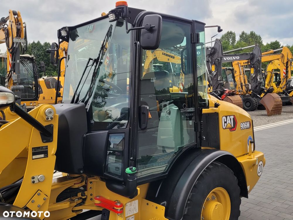 Caterpillar 906M / nowy model 2022r. / łyżka otwierana + widły / SUPER STAN - 16