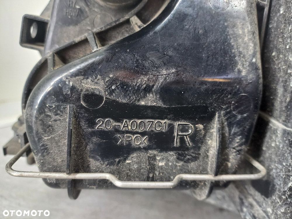 LAMPA PRZÓD PRAWA AUDI A4 B6 20-A007 TYC - 2