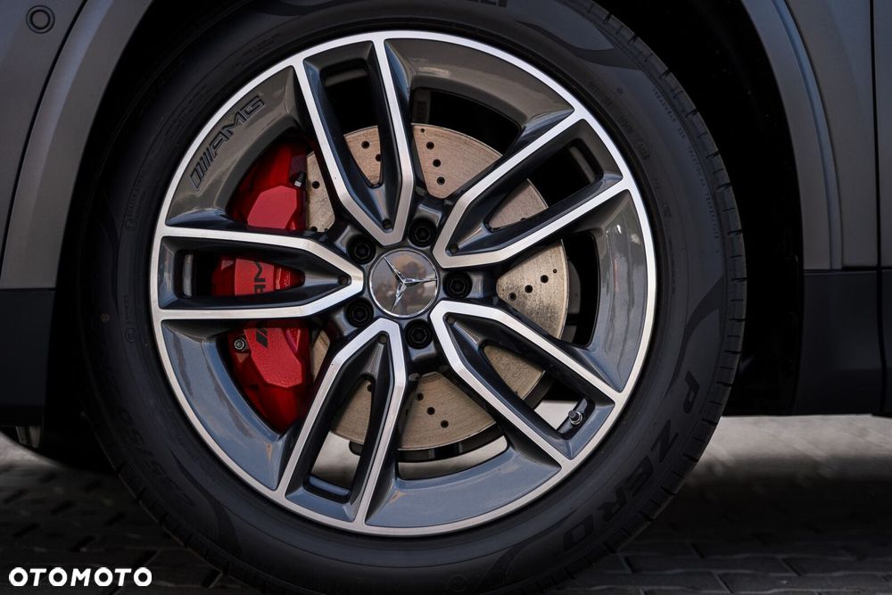 Mercedes-Benz GLA - 4