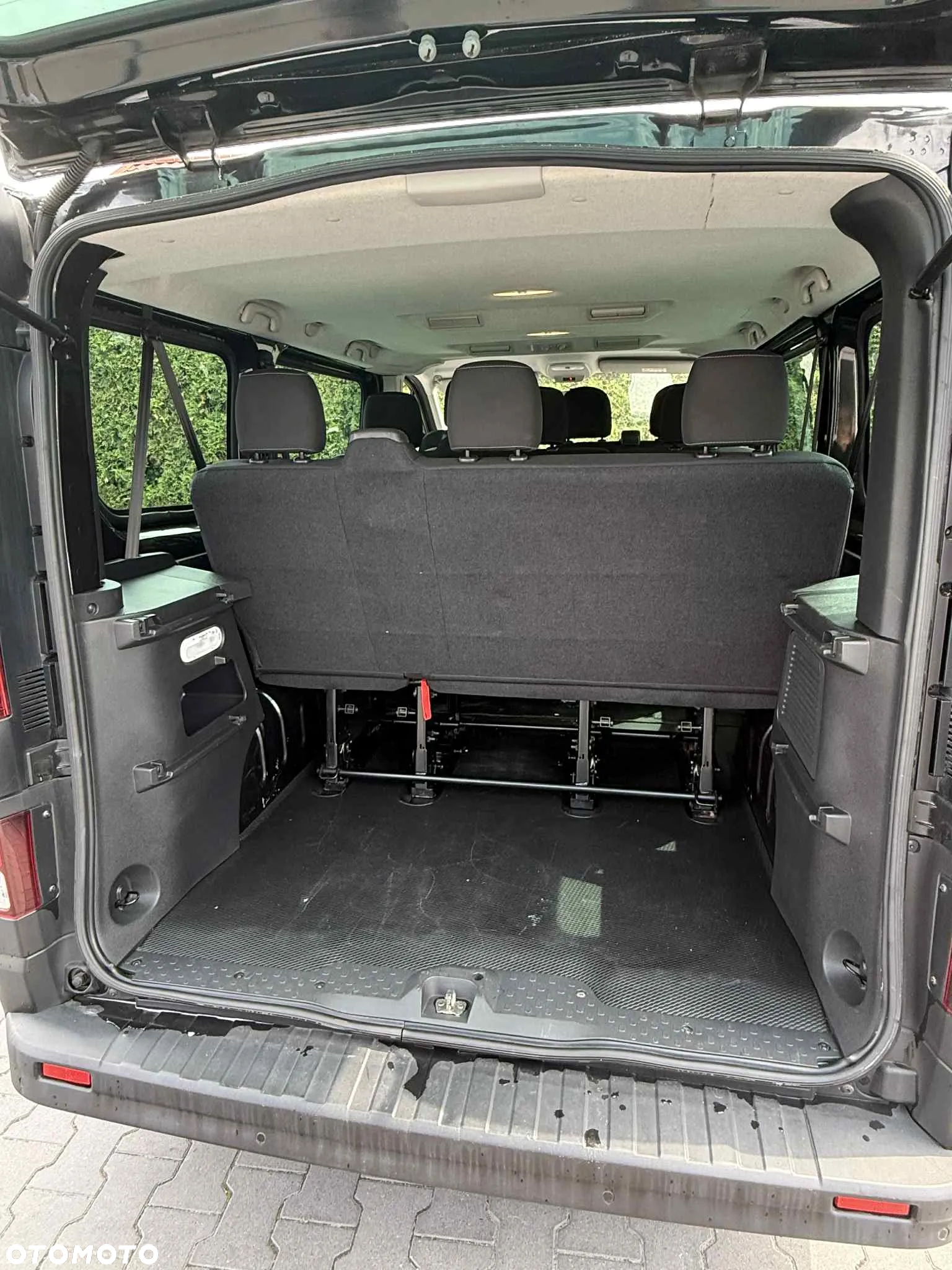 Opel Vivaro L1H1 2,9t Elegance - 10