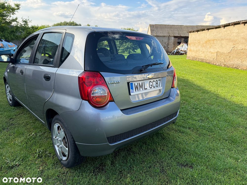 Chevrolet Aveo - 4