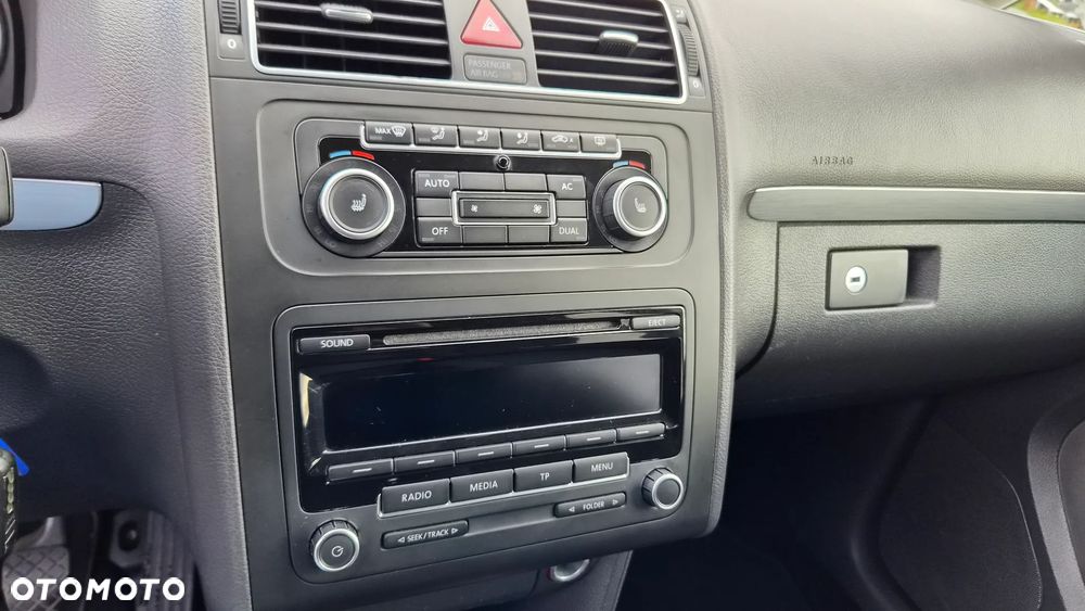 Volkswagen Touran - 16