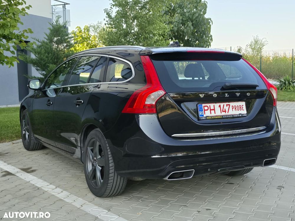 Volvo V60 D6 Plug-In-Hybrid AWD Geartronic Summum - 6