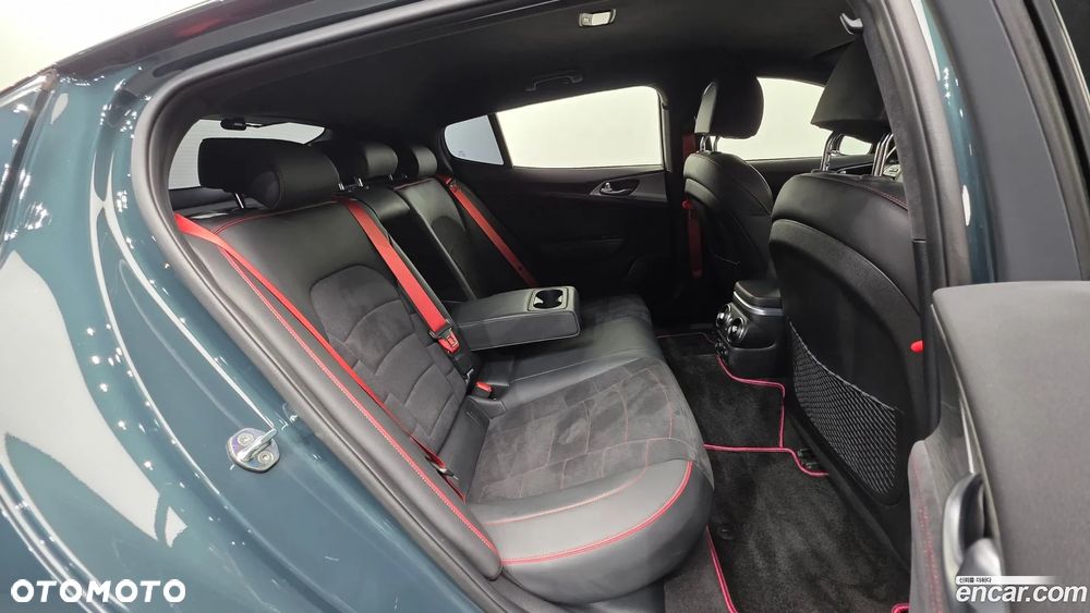 Kia Stinger 3.3 T-GDI V6 GT AWD - 34
