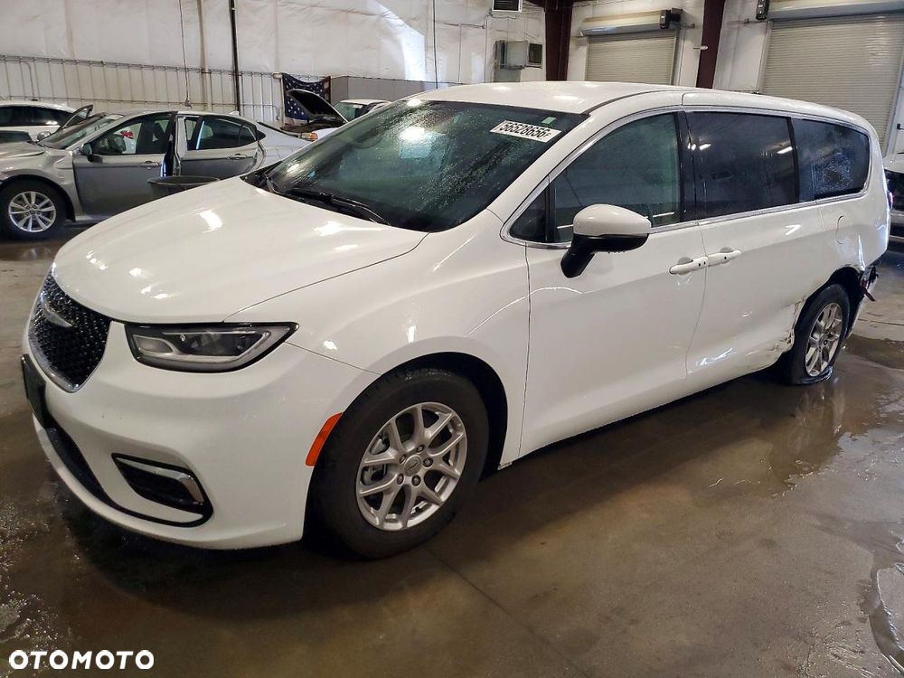 Chrysler Pacifica - 5