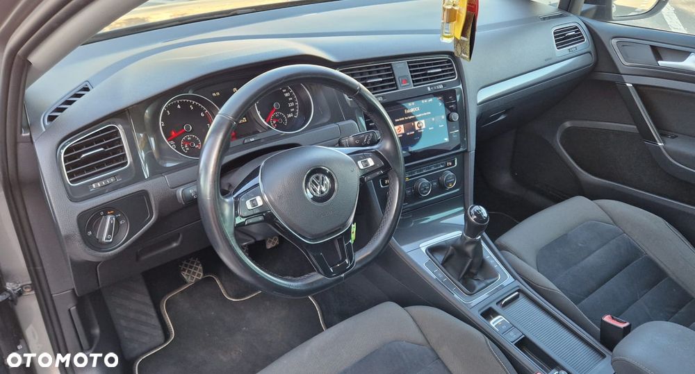 Volkswagen Golf 1.4 TSI BMT Comfortline - 16