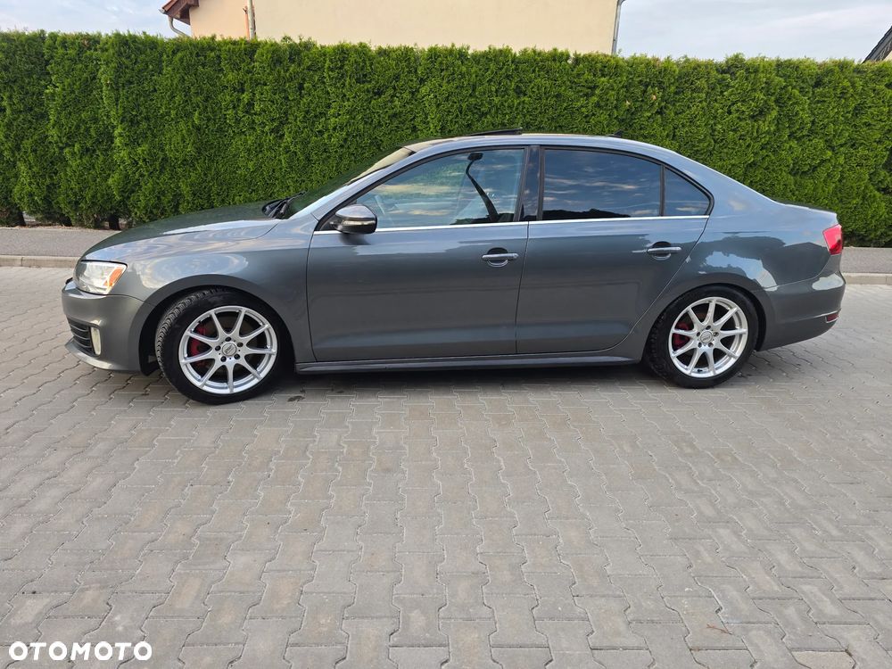 Volkswagen Jetta 2.0 TSI Highline - 10
