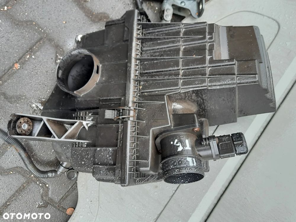 Obudowa filtra powietrza VW T5 08r - 1