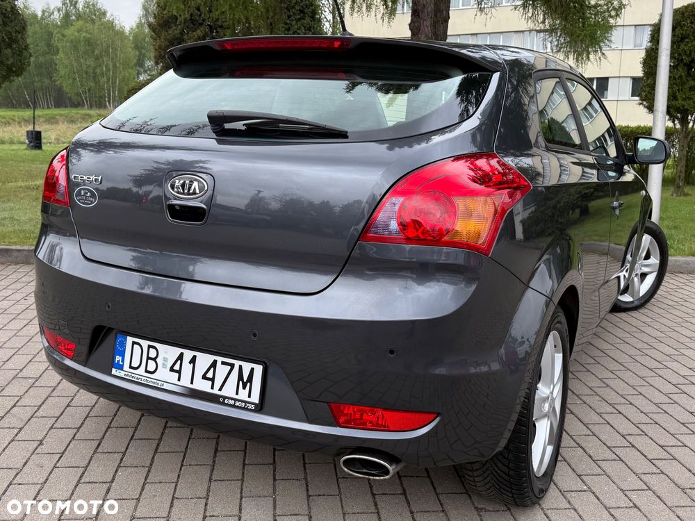 Kia Ceed 1.4 CVVT Dream Team Edition - 25