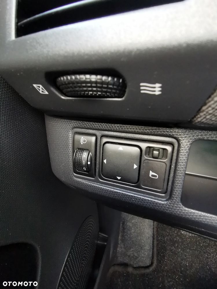 Nissan Micra 1.4 Active Luxury - 28