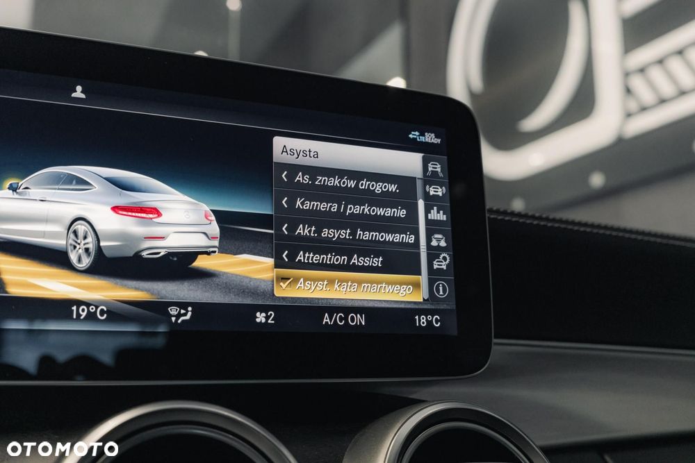Mercedes-Benz Klasa C 300 9G-TRONIC - 23