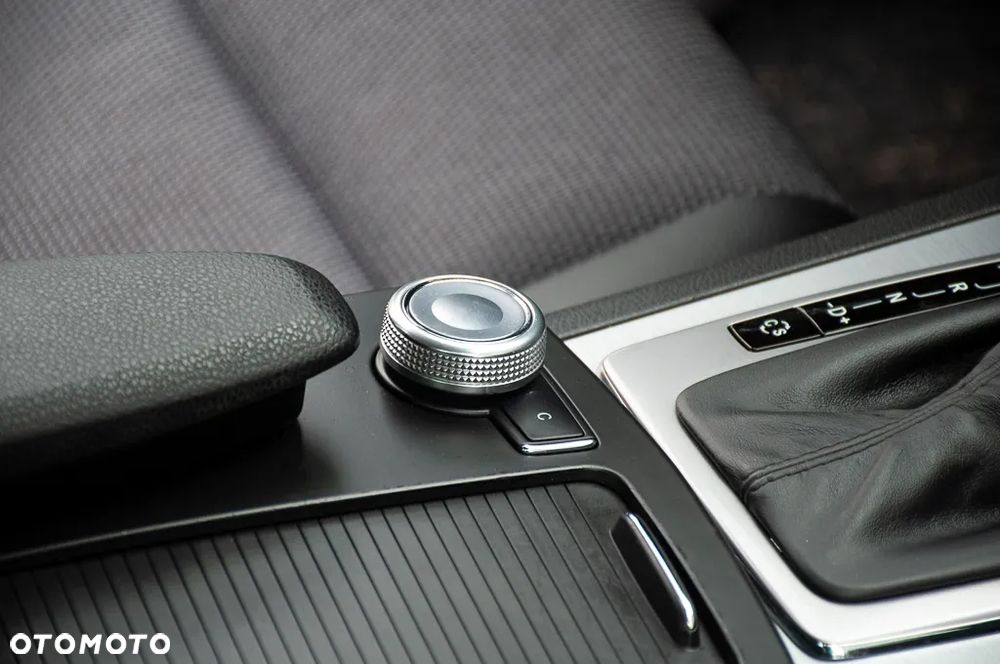 Mercedes-Benz Klasa C 180 CGI Automatik BlueEFFICIENCY Elegance - 12