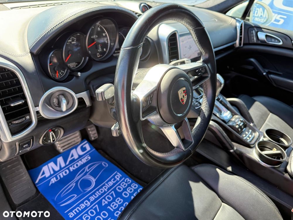 Porsche Cayenne - 18