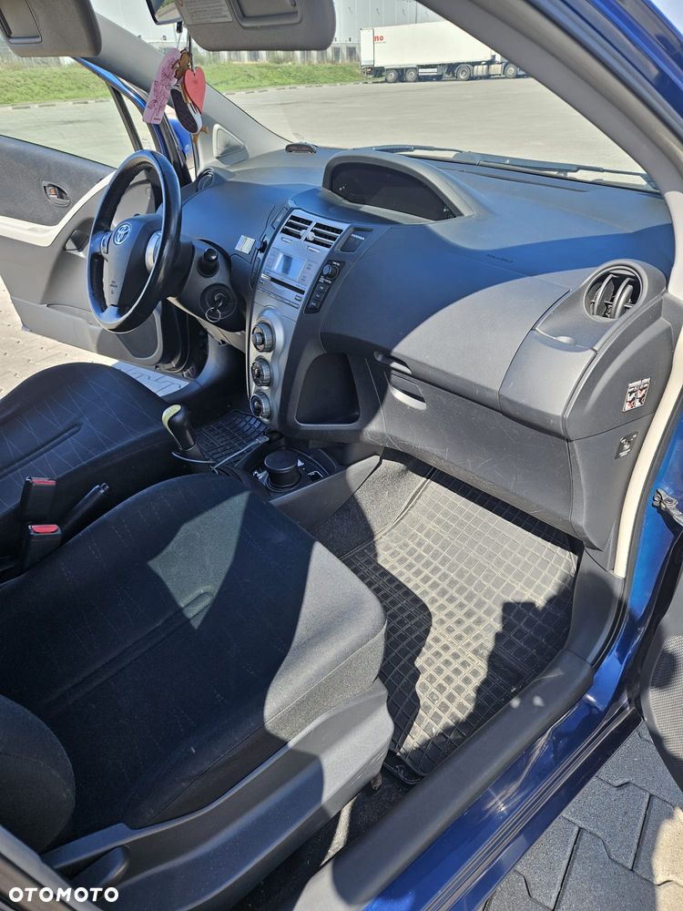Toyota Yaris - 7