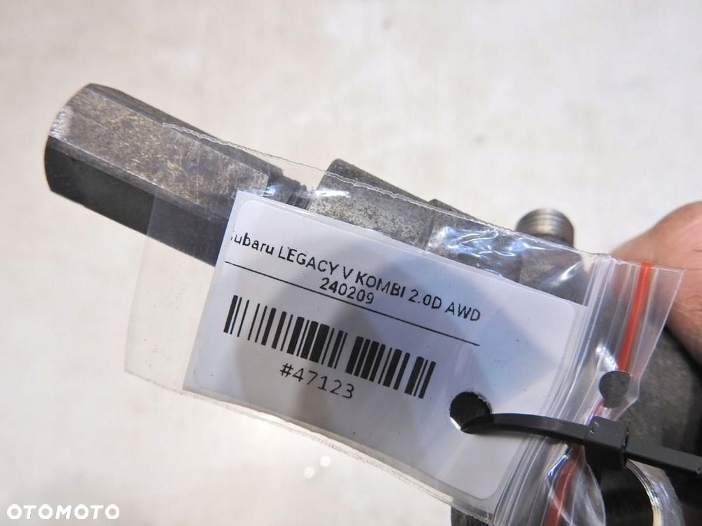LISTWA WTRYSKOWA SUBARU LEGACY V 2.0 D - 4