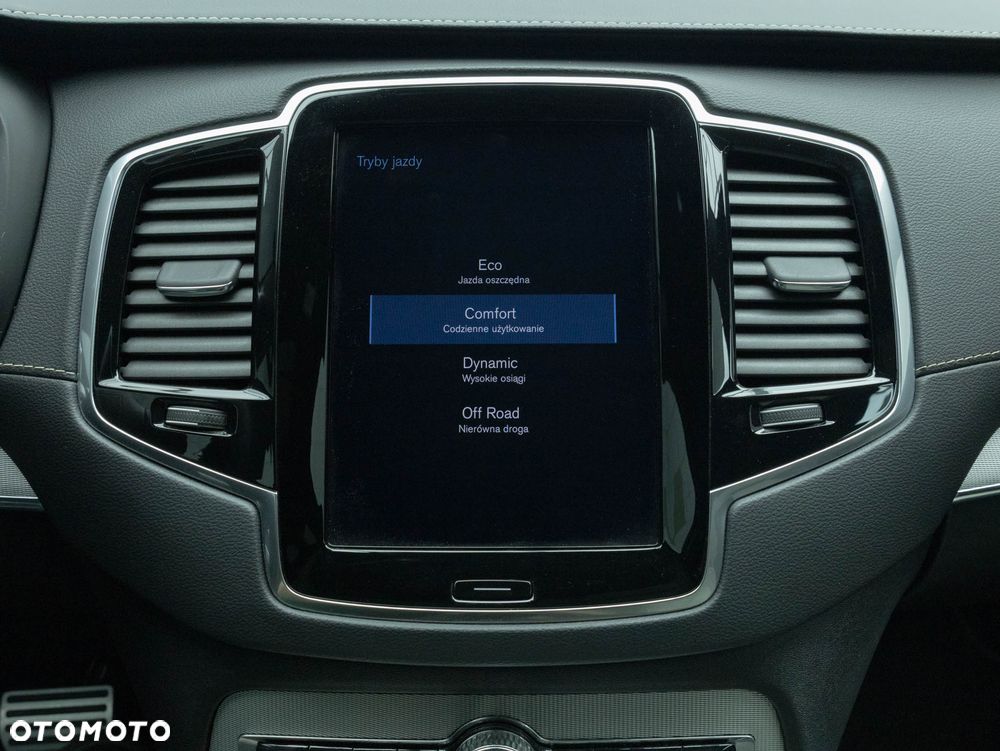 Volvo XC 90 B5 D AWD Ultimate Dark - 25