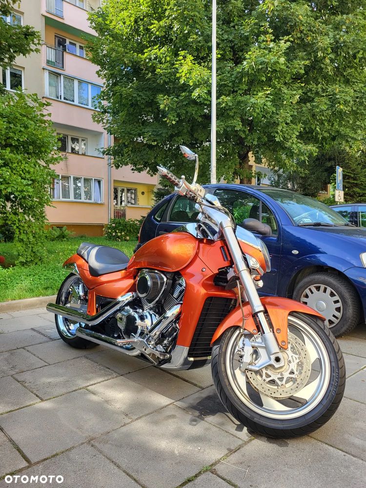 Suzuki Intruder - 1