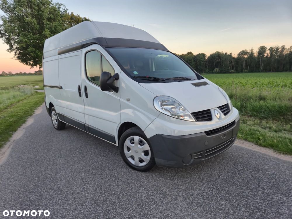 Renault Trafic - 25
