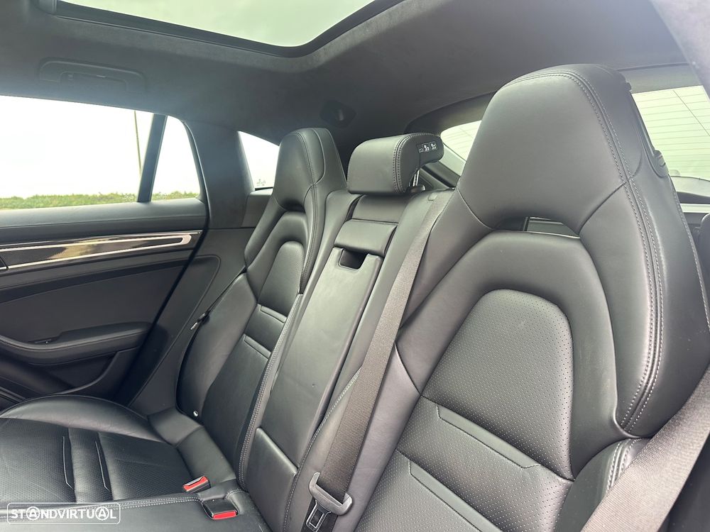 Porsche Panamera Sport Turismo 4 E-Hybrid - 11