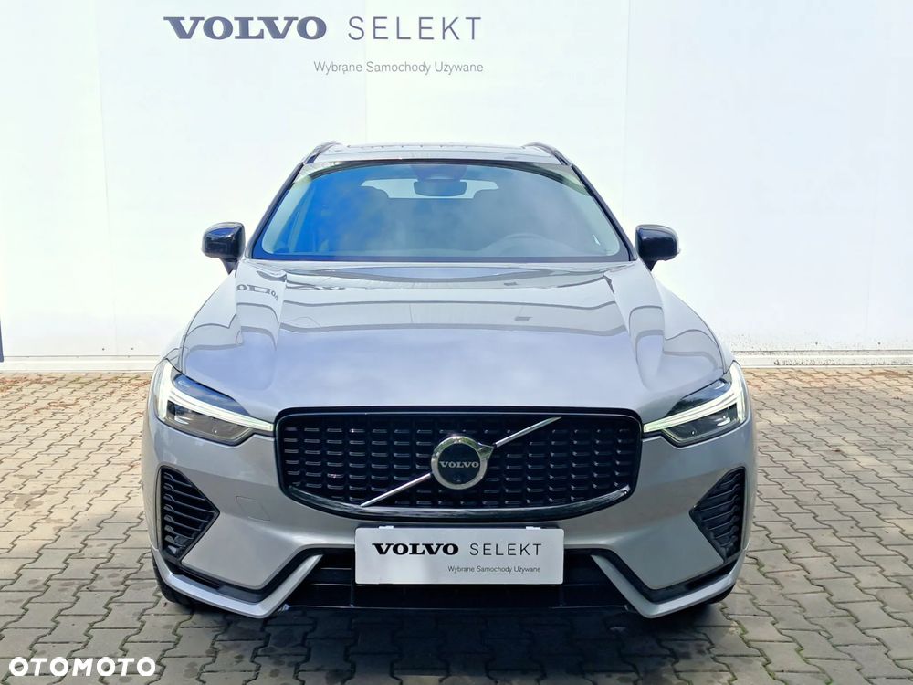 Volvo XC 60 T6 Plug-In Hybrid AWD Plus Dark - 11