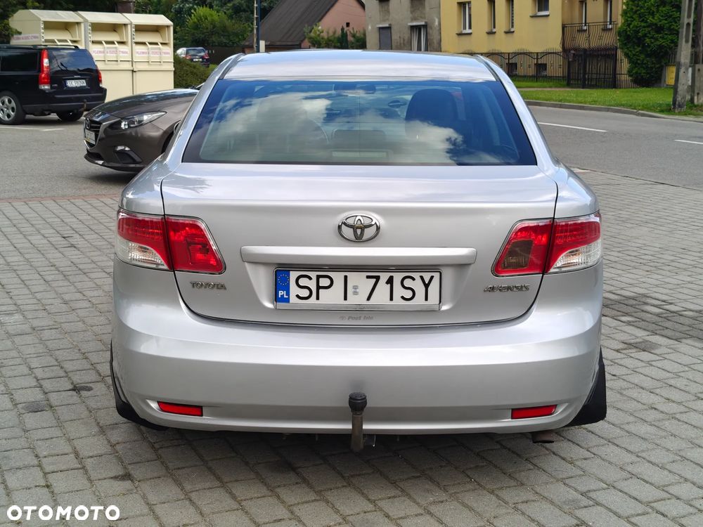 Toyota Avensis 2.0 D-4D Premium - 12
